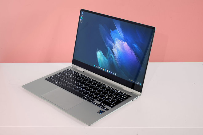 1634382076 426 Samsung Galaxy Book Pro 360 5G review connectiviteit is koning