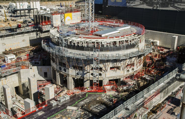 Beeld van de bouw van ITER in 2018.