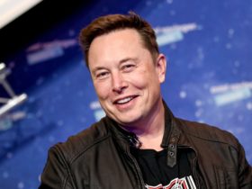 Mars moet wachten Elon Musk helpt Oekraine in strijd tegen