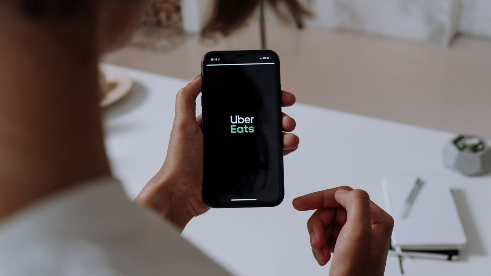 Uber Eats komt met natte droom voor Nederlanders rekeningen splitten