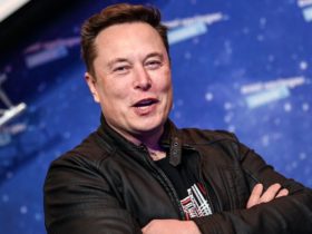 Elon Musk zou de moderatie van sociale media kunnen terugdraaien