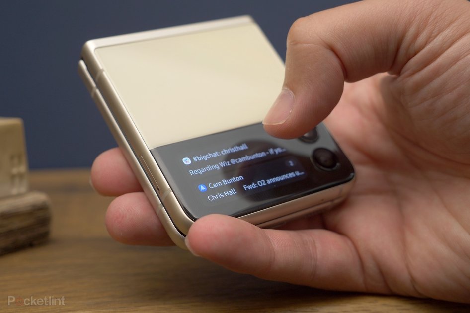 Samsung Galaxy Z Flip 4 achieved een 2 inch as well
