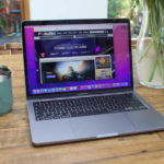 1655910223 Apple MacBook Pro M2 2022 review een oude vriend krijgt