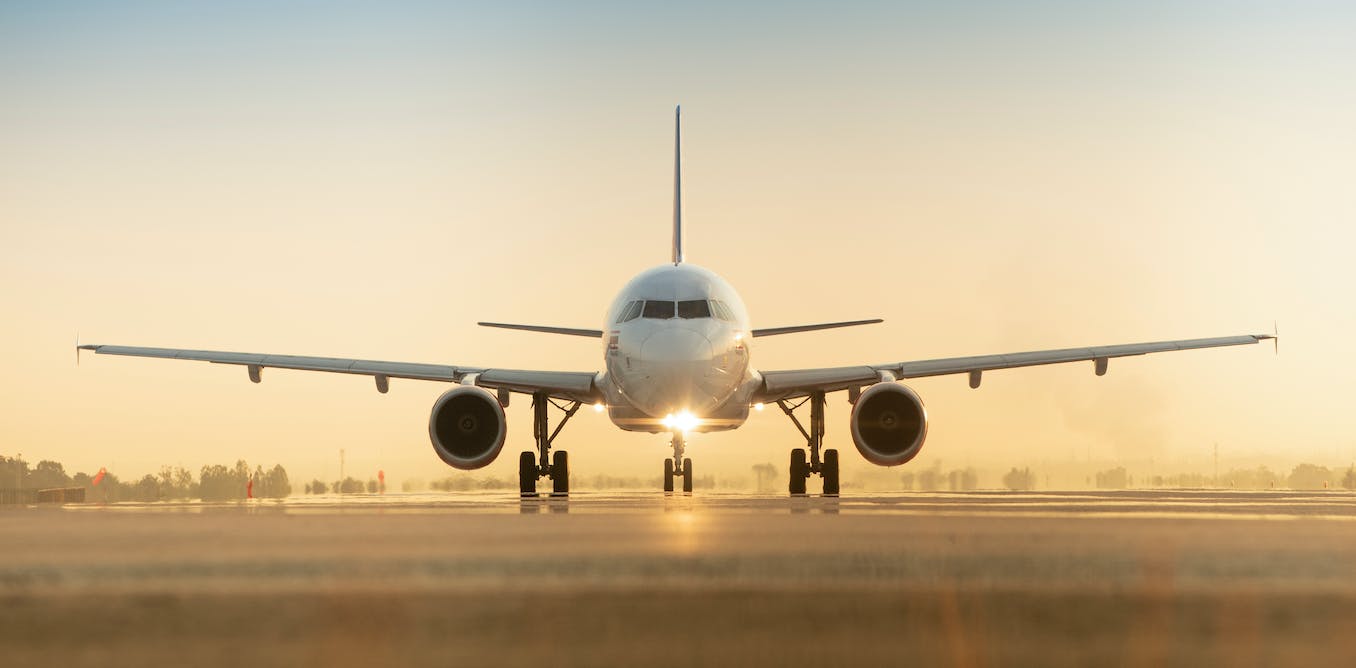 Waarom de luchtvaartsector verder moet kijken dan koolstof om klimaatverandering