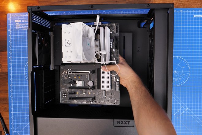 1670674479 733 How to build a mid range gaming PC