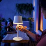 Philips Hue komt met een bijna onbetaalbare tafellamp