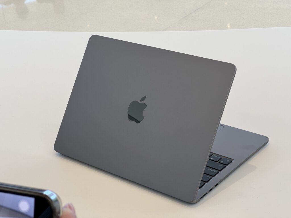 1688485719 13 inch M2 MacBook Air heeft nieuwe update waar Apple helemaal