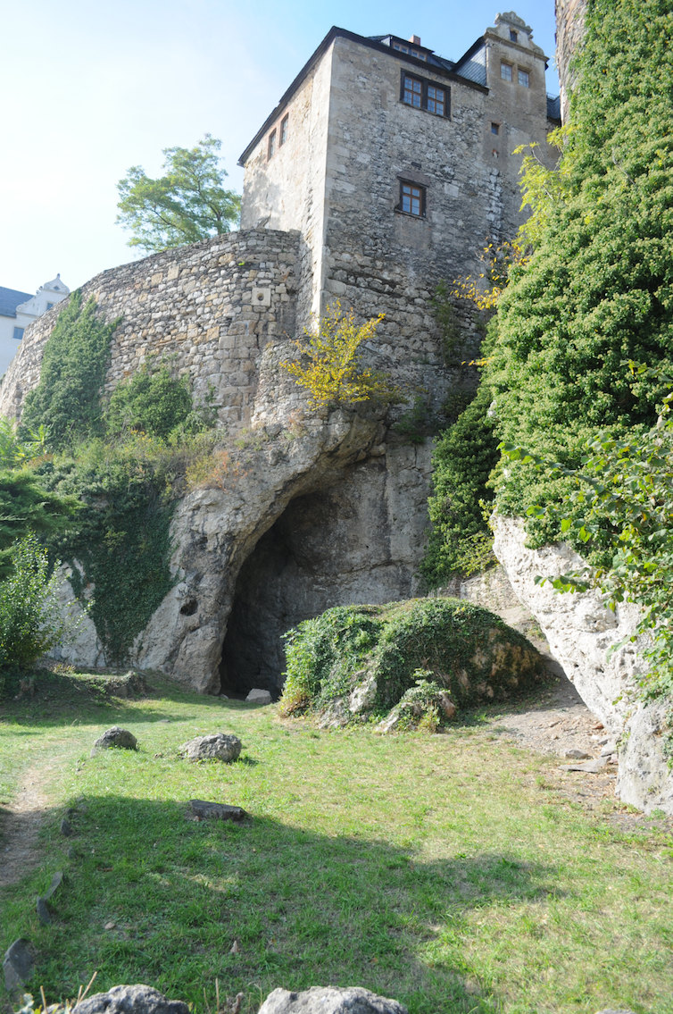 Ilsenhohle grotten onder het kasteel van Ranis.